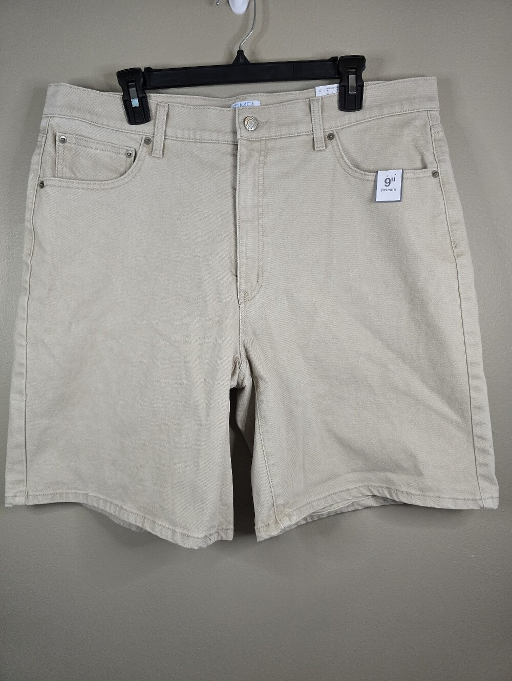 Time and Tru Women's High Rise Denim Bermuda Shorts, 9" Inseam Size 18
